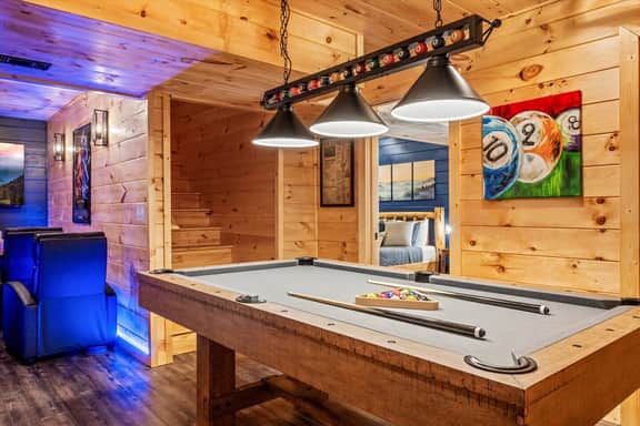 4 BD Luxury Cabin•Hot Tub•Theater•Pool Table•S'mores•EZ Roads - Image 2