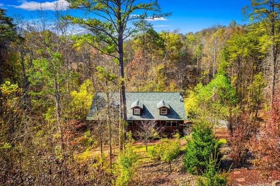 4 BD Luxury Cabin•Hot Tub•Theater•Pool Table•S'mores•EZ Roads - Image 1
